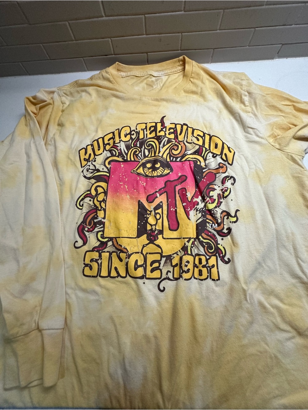 MTV Long Sleeve Tee with Yellow and Pink Gradient Logo